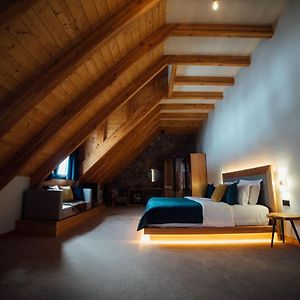 Hotel Kulla E Bajraktarit